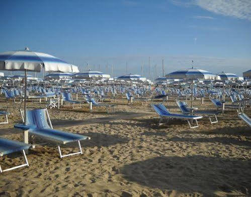 Hotel Gialpina Viserba Di Rimini Zewnętrze zdjęcie
